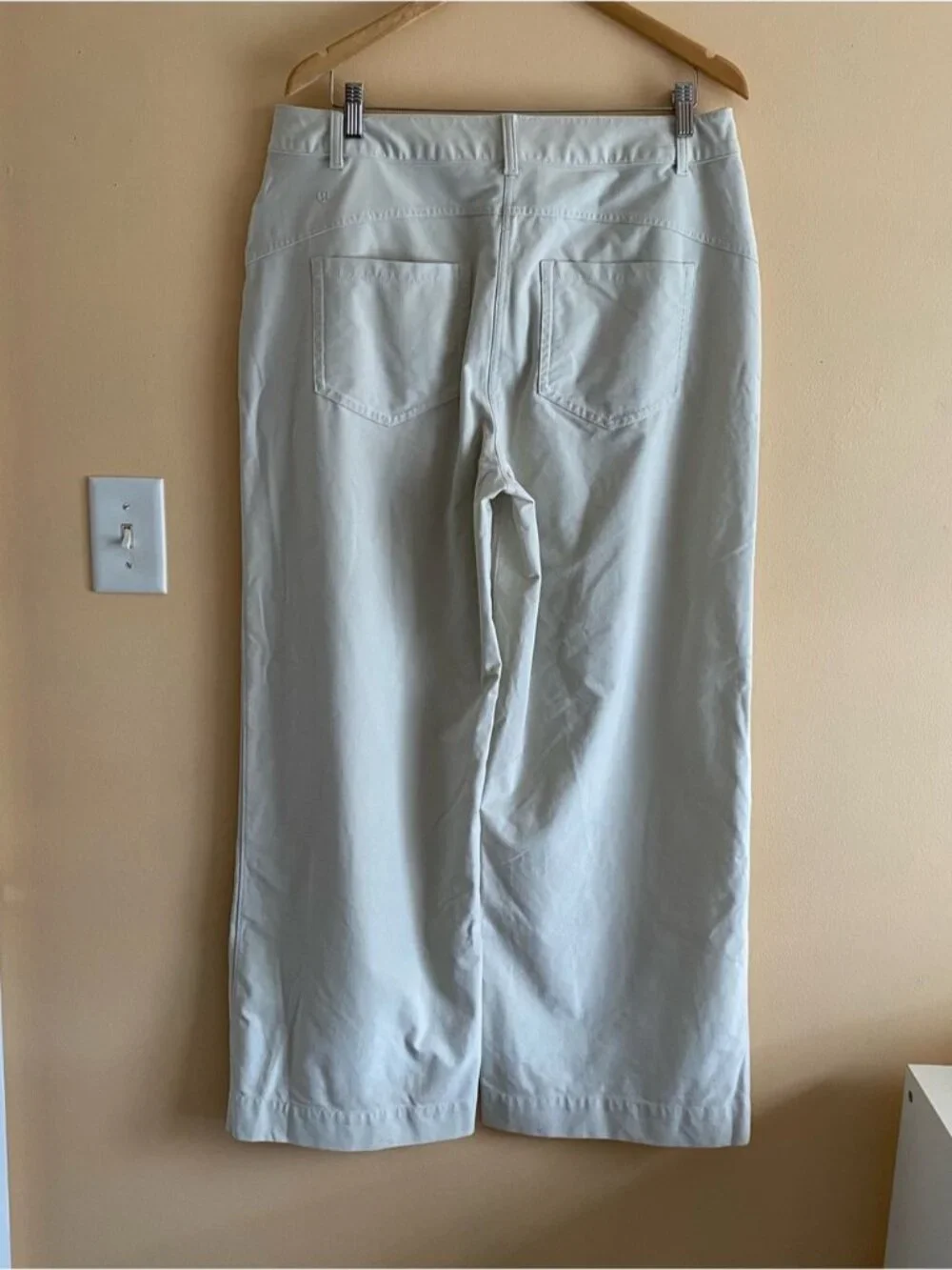 Lululemon City Sleek 5 Pocket High-Rise Wide-Leg Pant Woman 32 Bone Office 2023